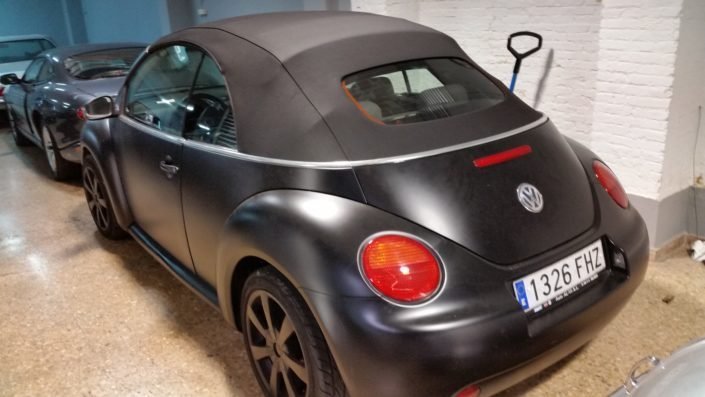 Restauración de capota de Volkswagen negro
