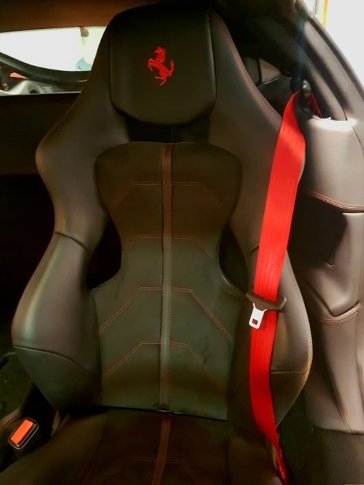 Cinturón seguridad rojo Porsche