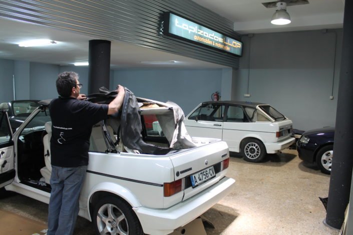Reparación de capota de Volkswagen blanco