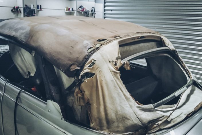 capota de lona destruida