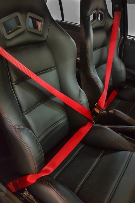 Cinturones personalizados rojos para coche